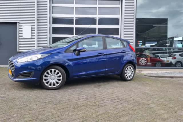 Ford Fiesta (2014) thumbnail 4