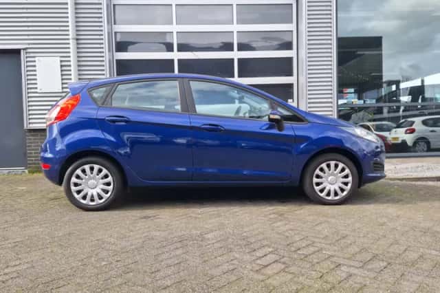 Ford Fiesta (2014) thumbnail 5