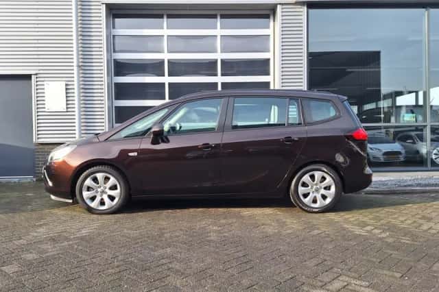 Opel Zafira (2013) thumbnail 4