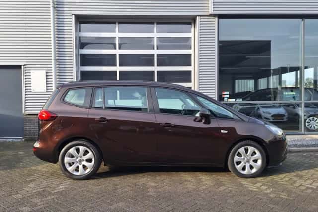 Opel Zafira (2013) thumbnail 6