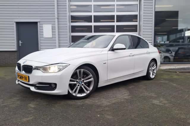 BMW 3-Serie (2013) thumbnail 3