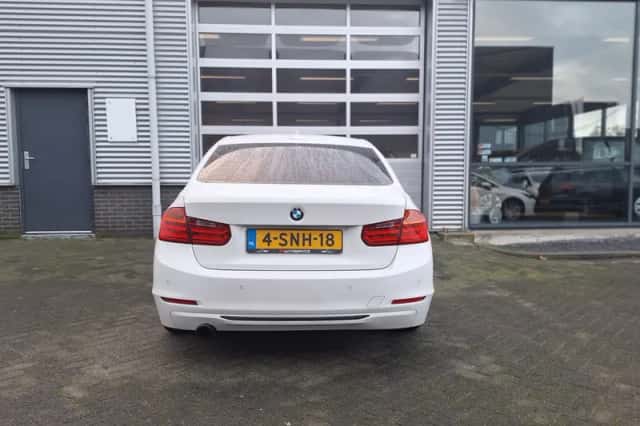 BMW 3-Serie (2013) thumbnail 5