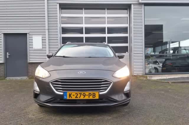 Ford Focus (2019) thumbnail 2