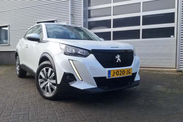 Peugeot 2008 (2020) thumbnail 2