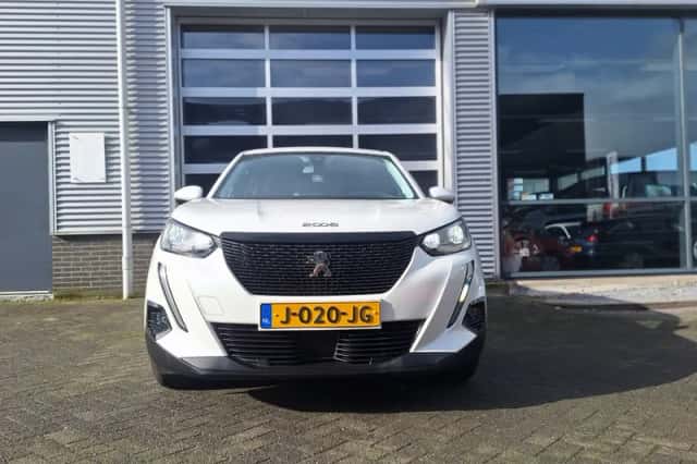 Peugeot 2008 (2020) thumbnail 3