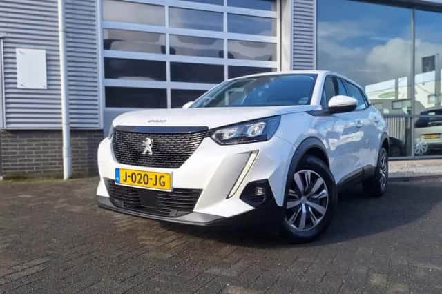 Peugeot 2008 (2020) thumbnail 4