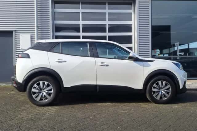 Peugeot 2008 (2020) thumbnail 6
