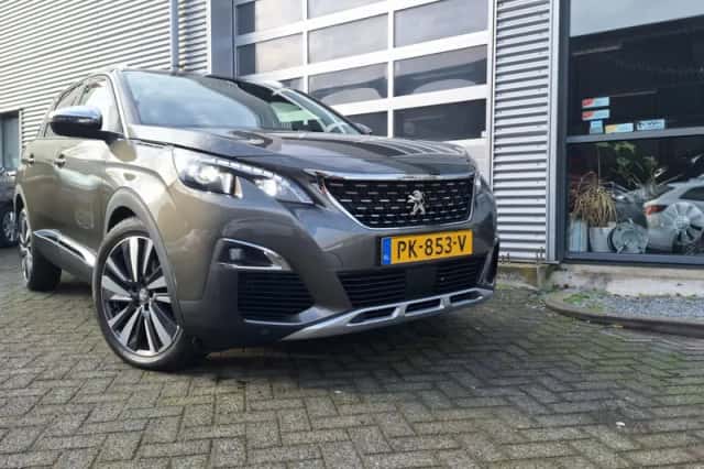 Peugeot 5008 (2017) thumbnail 4