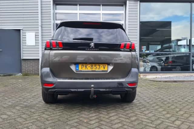 Peugeot 5008 (2017) thumbnail 6