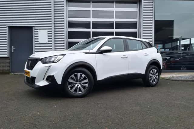 Peugeot 2008 (2021) thumbnail 4