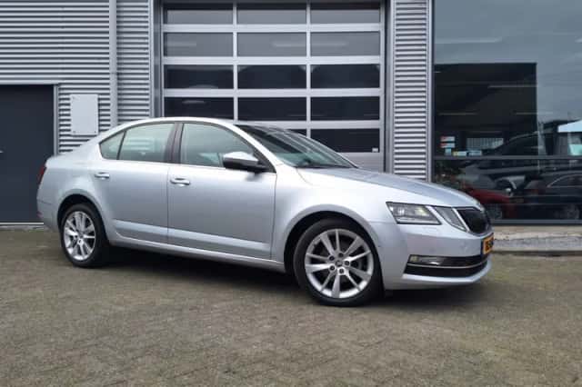 Škoda Octavia (2018) thumbnail 1