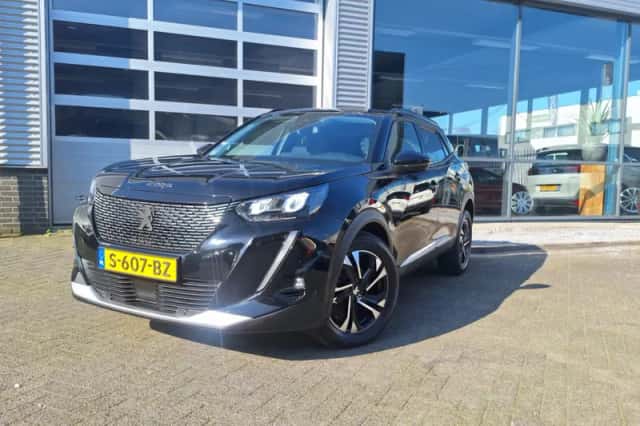 Peugeot 2008 (2023) thumbnail 4
