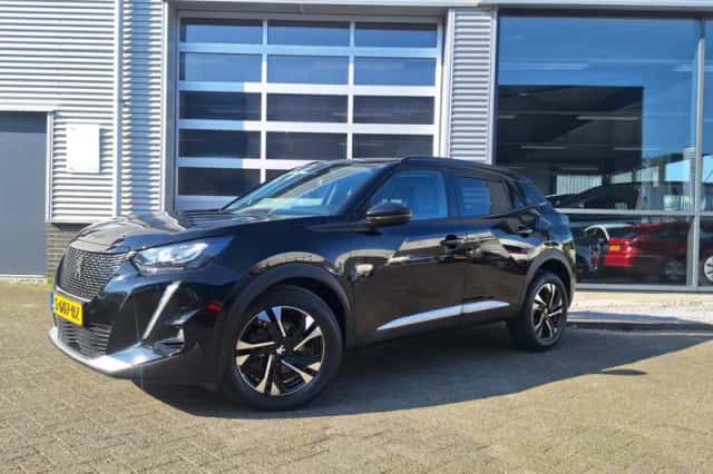 Peugeot 2008 (2023) thumbnail 5