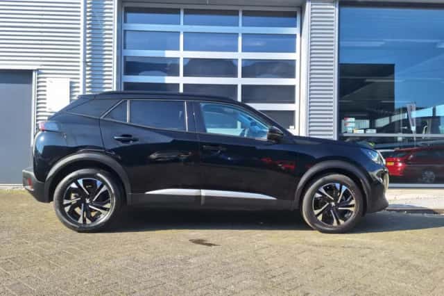 Peugeot 2008 (2023) thumbnail 6