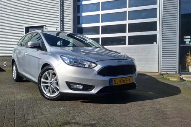 Ford Focus (2018) thumbnail 2