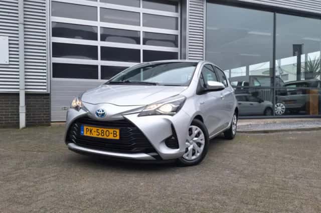 Toyota Yaris (2018) thumbnail 4