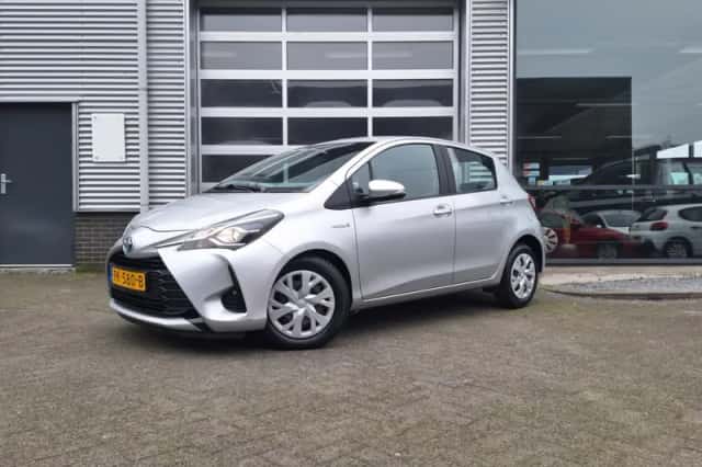 Toyota Yaris (2018) thumbnail 5