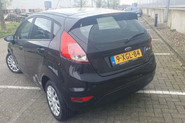 Ford Fiesta (2014) thumbnail 5