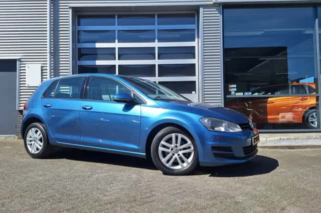 Volkswagen Golf (2013) thumbnail 2
