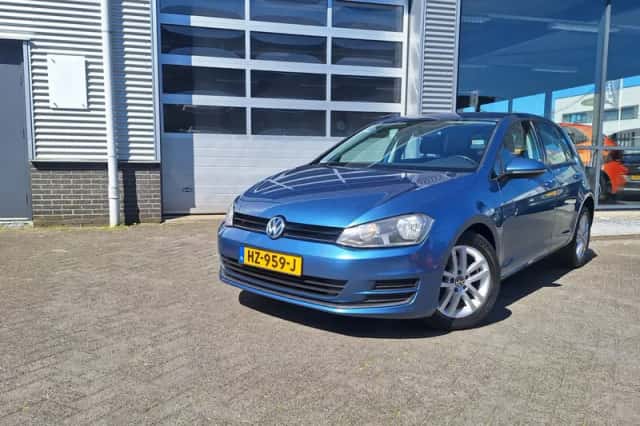 Volkswagen Golf (2013) thumbnail 4