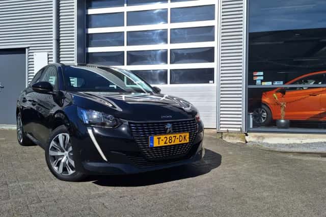 Peugeot 208 (2023) thumbnail 1