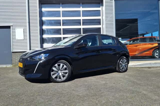 Peugeot 208 (2023) thumbnail 5