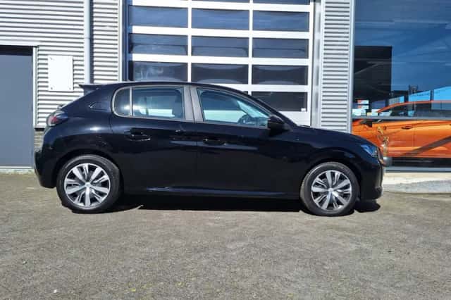 Peugeot 208 (2023) thumbnail 6