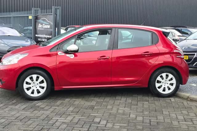 Peugeot 208 (2014) thumbnail 1