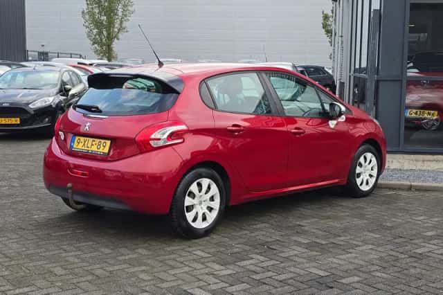 Peugeot 208 (2014) thumbnail 4