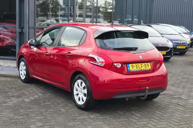 Peugeot 208 (2014) thumbnail 6