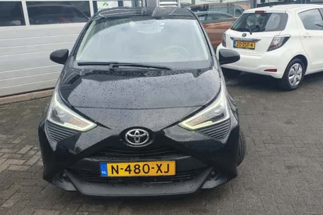 Toyota Aygo (2022) thumbnail 3