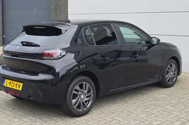 Peugeot 208 (2021) thumbnail 3