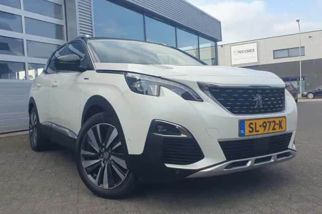 Peugeot 3008 (2018) thumbnail 1