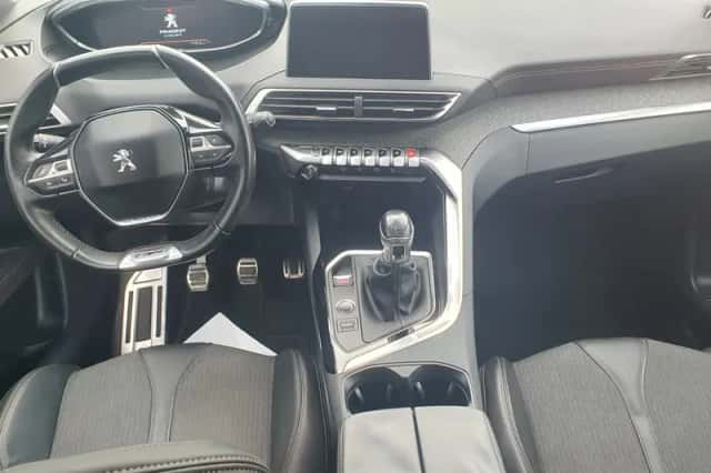 Peugeot 3008 (2018) thumbnail 6