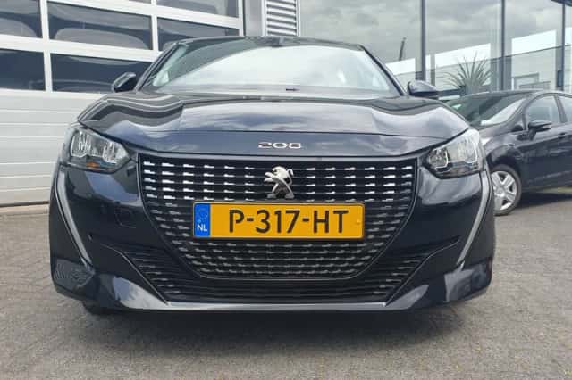 Peugeot 208 (2022) thumbnail 3