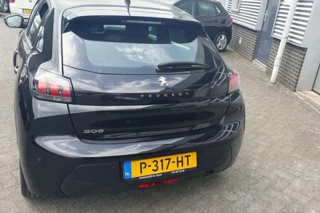 Peugeot 208 (2022) thumbnail 5