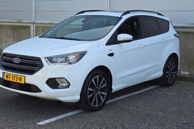 Ford Kuga (2017) thumbnail 1