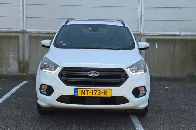 Ford Kuga (2017) thumbnail 2