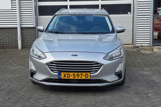 Ford Focus (2018) thumbnail 2