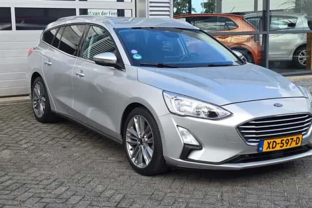Ford Focus (2018) thumbnail 3