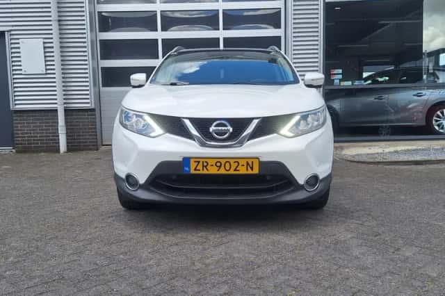 Nissan Qashqai (2014) thumbnail 3