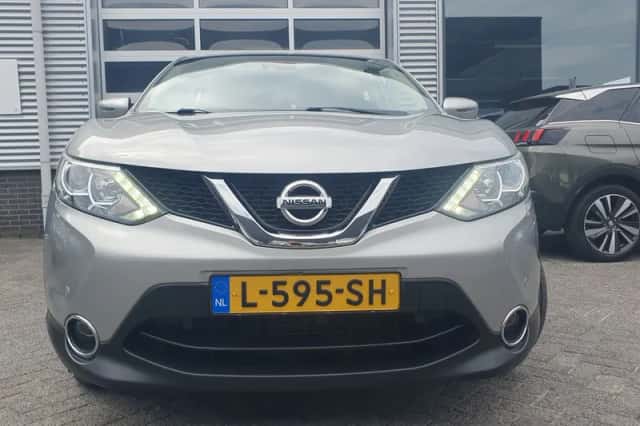 Nissan Qashqai (2017) thumbnail 3