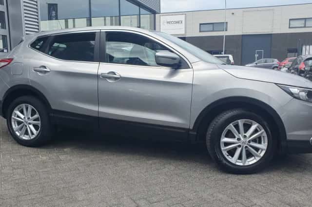 Nissan Qashqai (2017) thumbnail 4