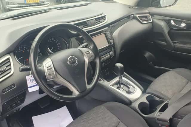 Nissan Qashqai (2017) thumbnail 6