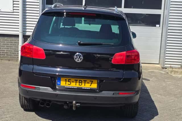 Volkswagen Tiguan (2012) thumbnail 3