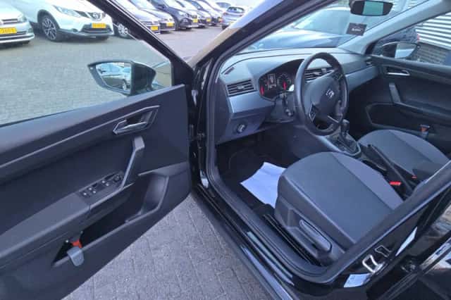 SEAT Arona (2021) thumbnail 3