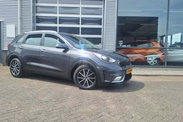 Kia Niro (2018) thumbnail 2