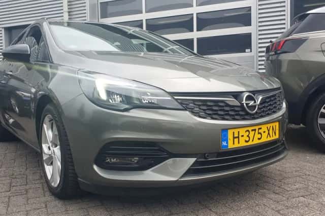 Opel Astra (2020) thumbnail 3