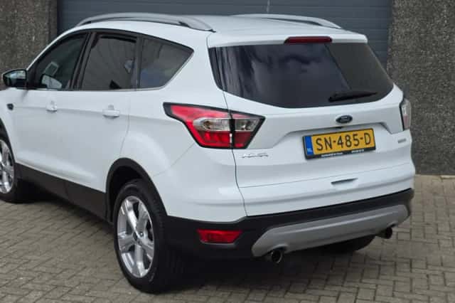 Ford Kuga (2018) thumbnail 5
