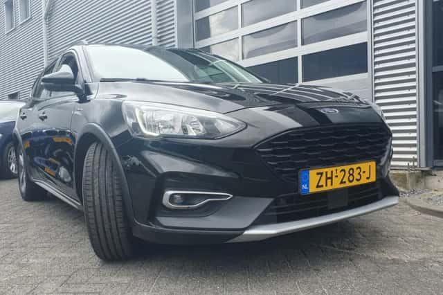 Ford Focus (2019) thumbnail 2